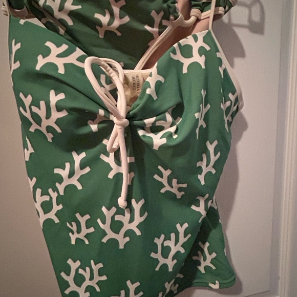 Vintage Vs Green and White Tankini - Picture 2 of 8